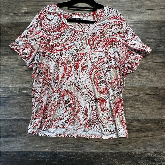 JM Collection Red Graphic Relaxed Blouse - Picture 1 of 10